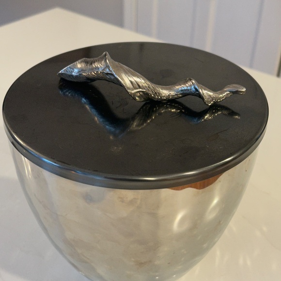 Michael Aram Signed Hammered Stainless Steel Insulated Ice Bucket - Picture 2 of 6